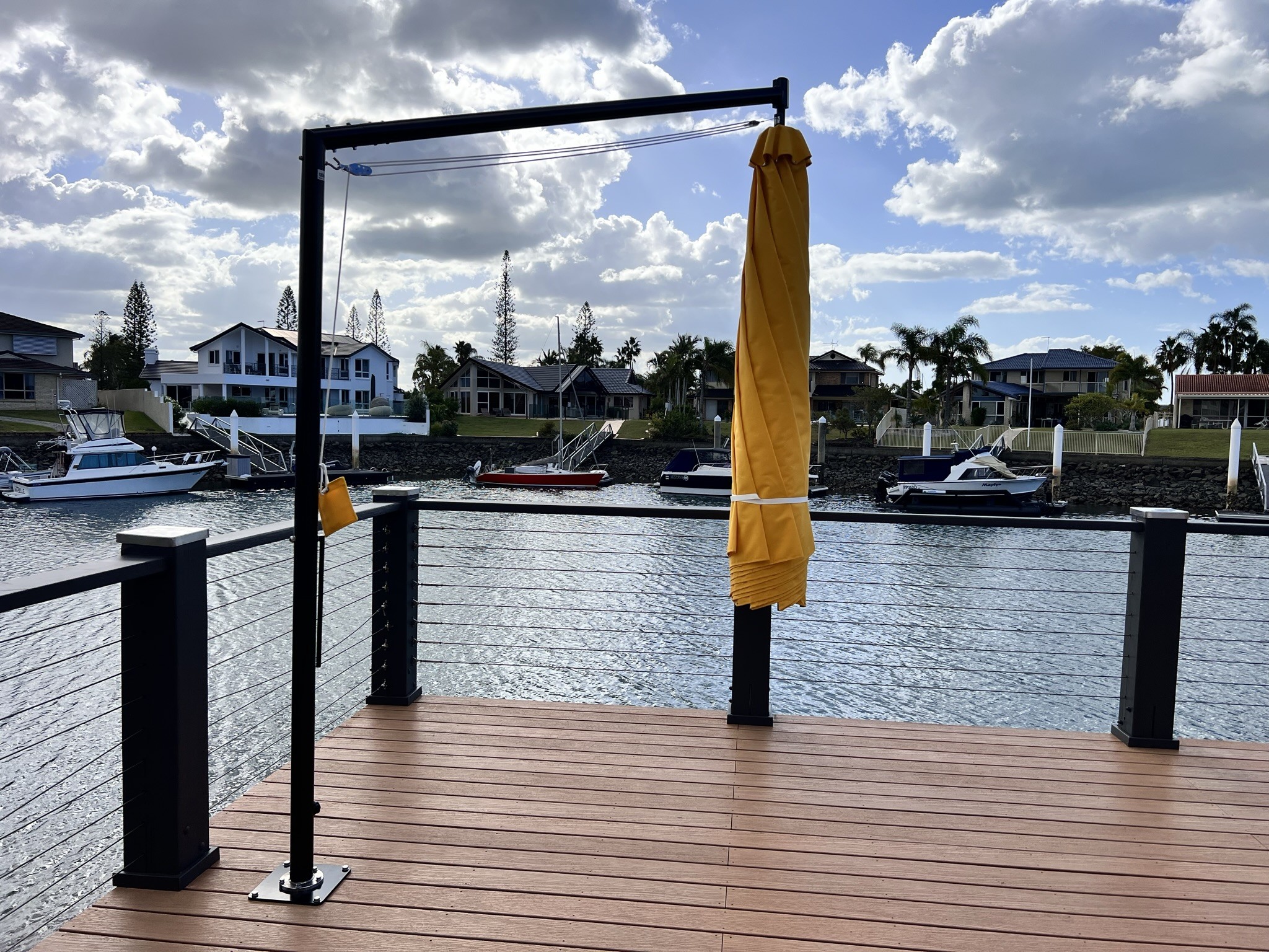 Cantilever Umbrella: Octagonal Canopy
