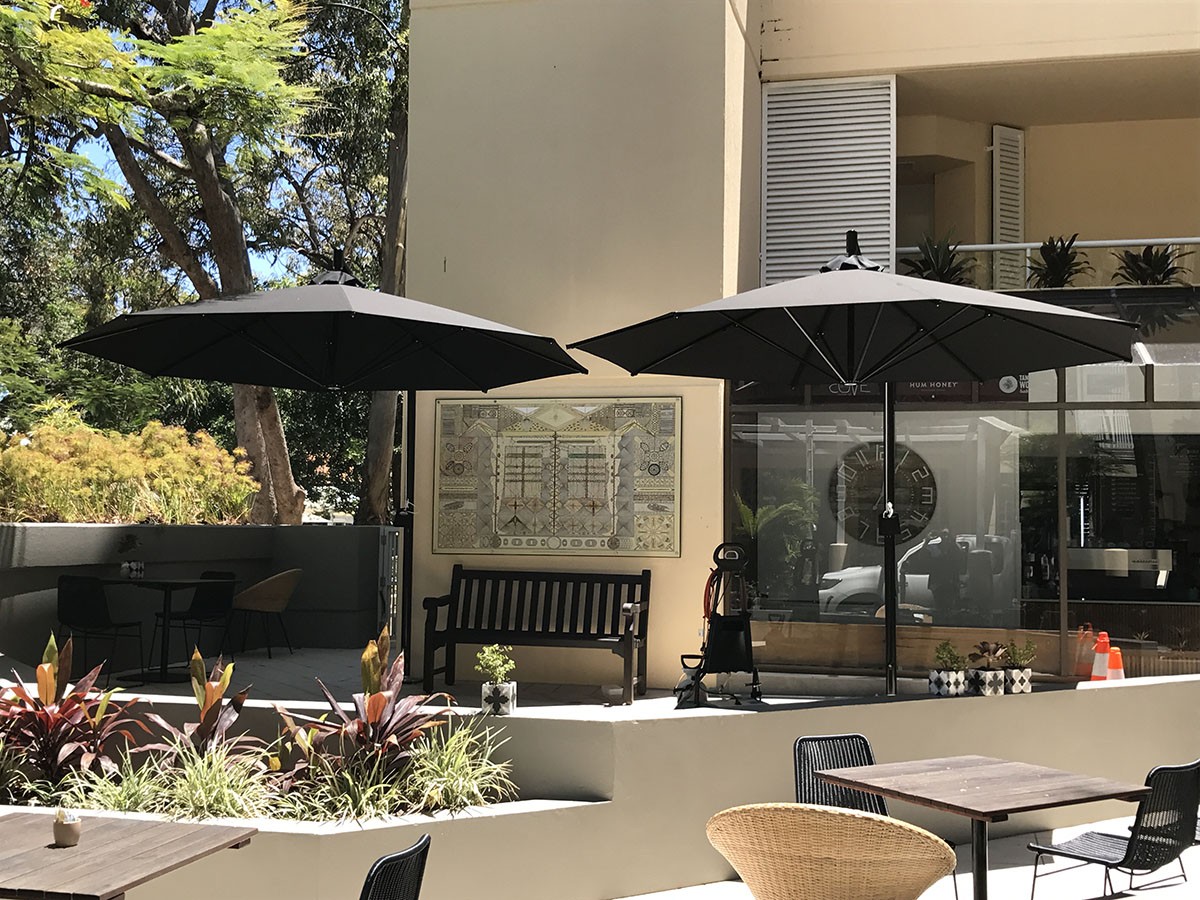 Cantilever Umbrella: Octagonal Canopy