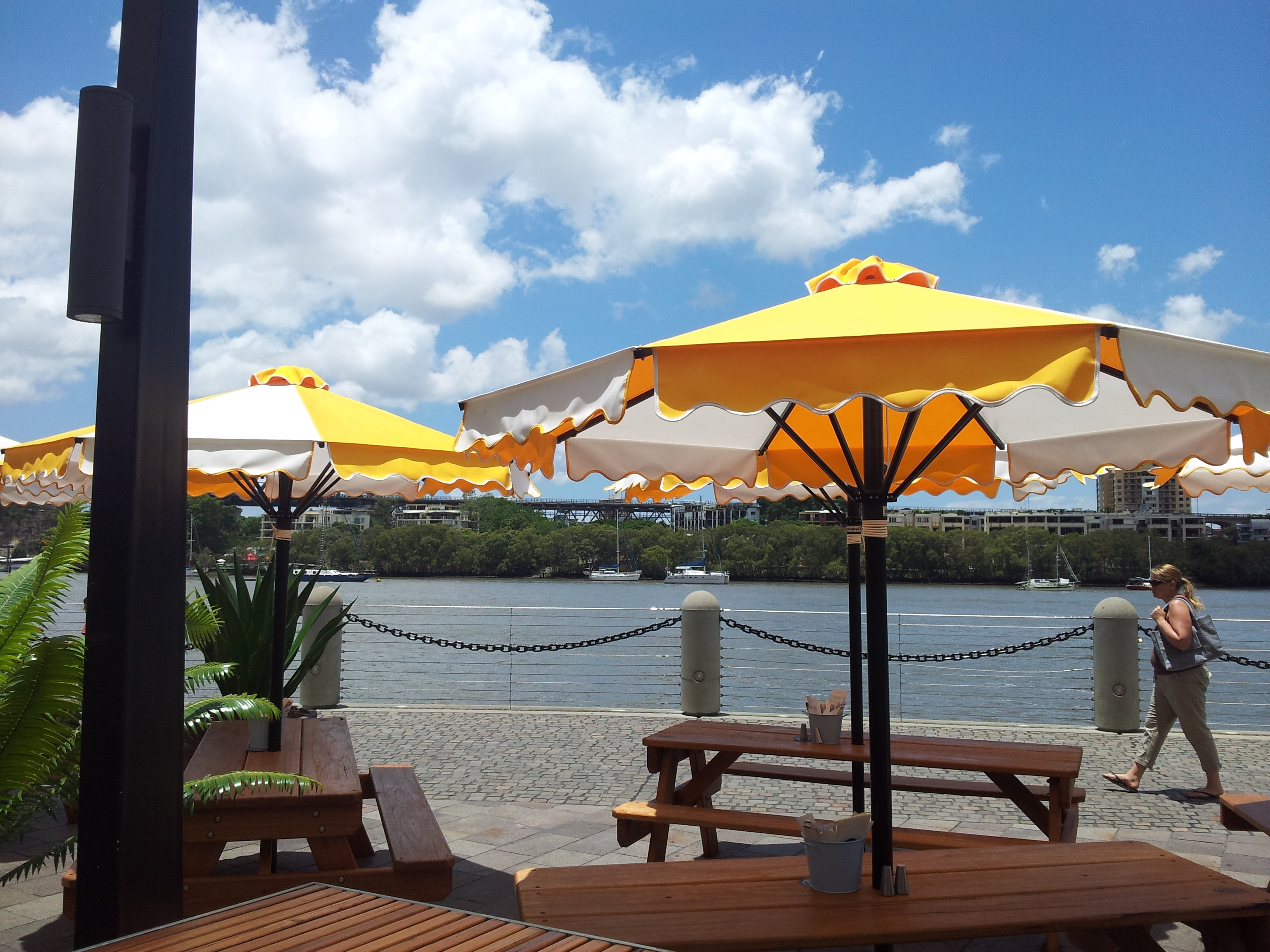 Home & Cafe Style Umbrella: Octagonal Canopy