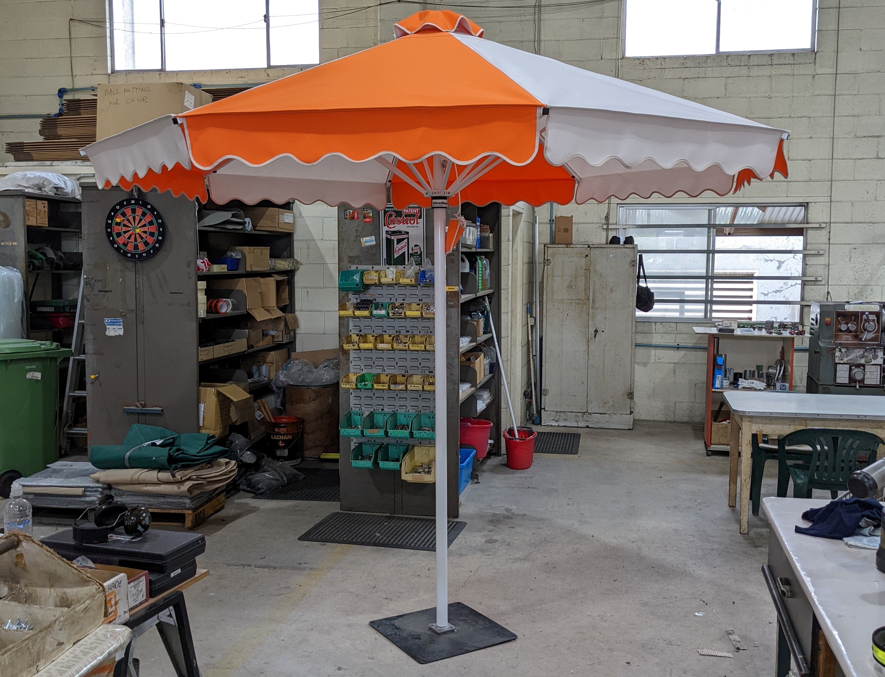 Home & Cafe Style Umbrella: Octagonal Canopy