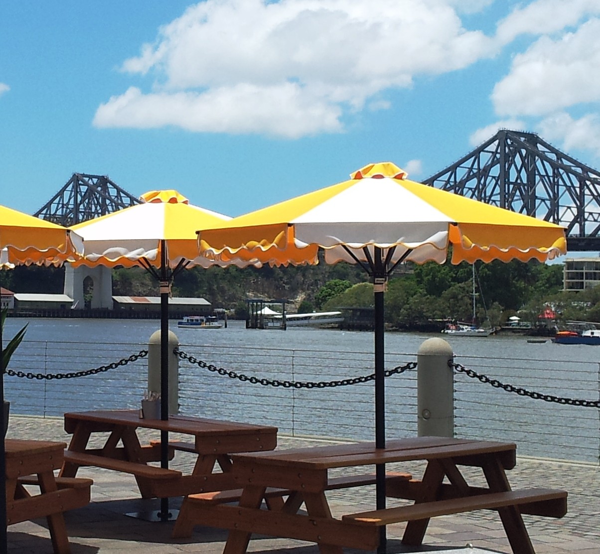 Home & Cafe Style Umbrella: Octagonal Canopy