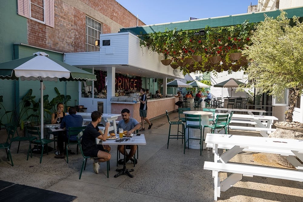 Home & Cafe Style Umbrella: Octagonal Canopy