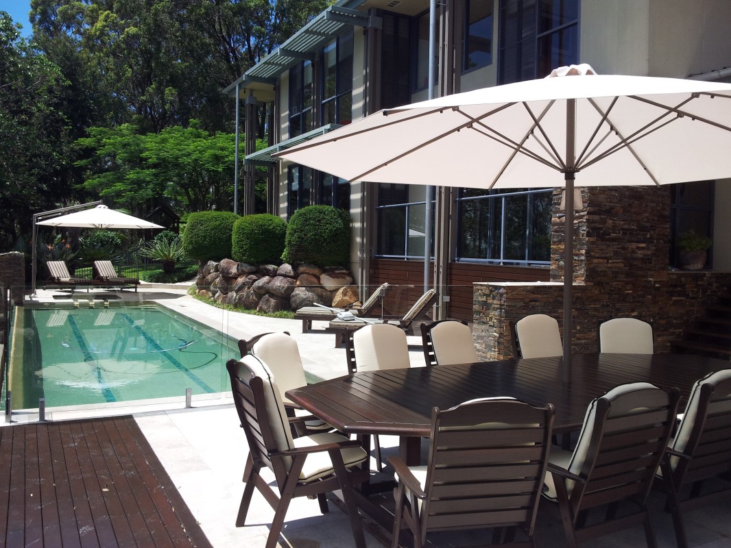Poolside Café & Cantilever Umbrellas